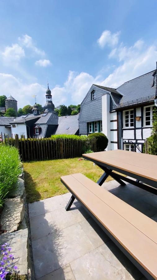 Holiday House Burgblick2 With Garden - Vosproperties Monschau Exteriér fotografie